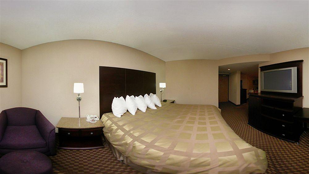 Quality Inn & Suites Tallahassee Bagian luar foto