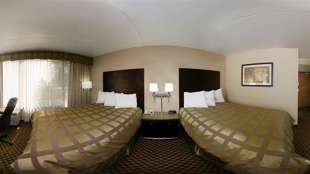 Quality Inn & Suites Tallahassee Bagian luar foto