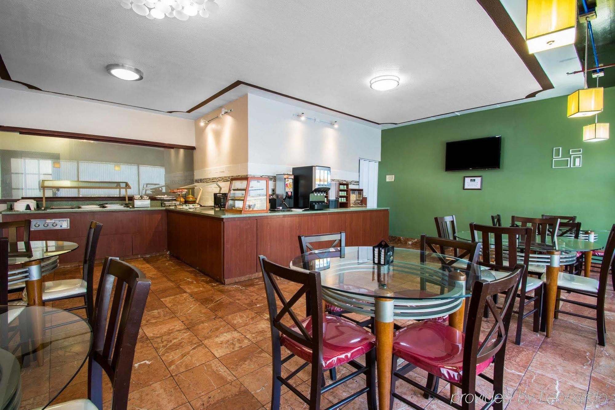 Quality Inn & Suites Tallahassee Bagian luar foto
